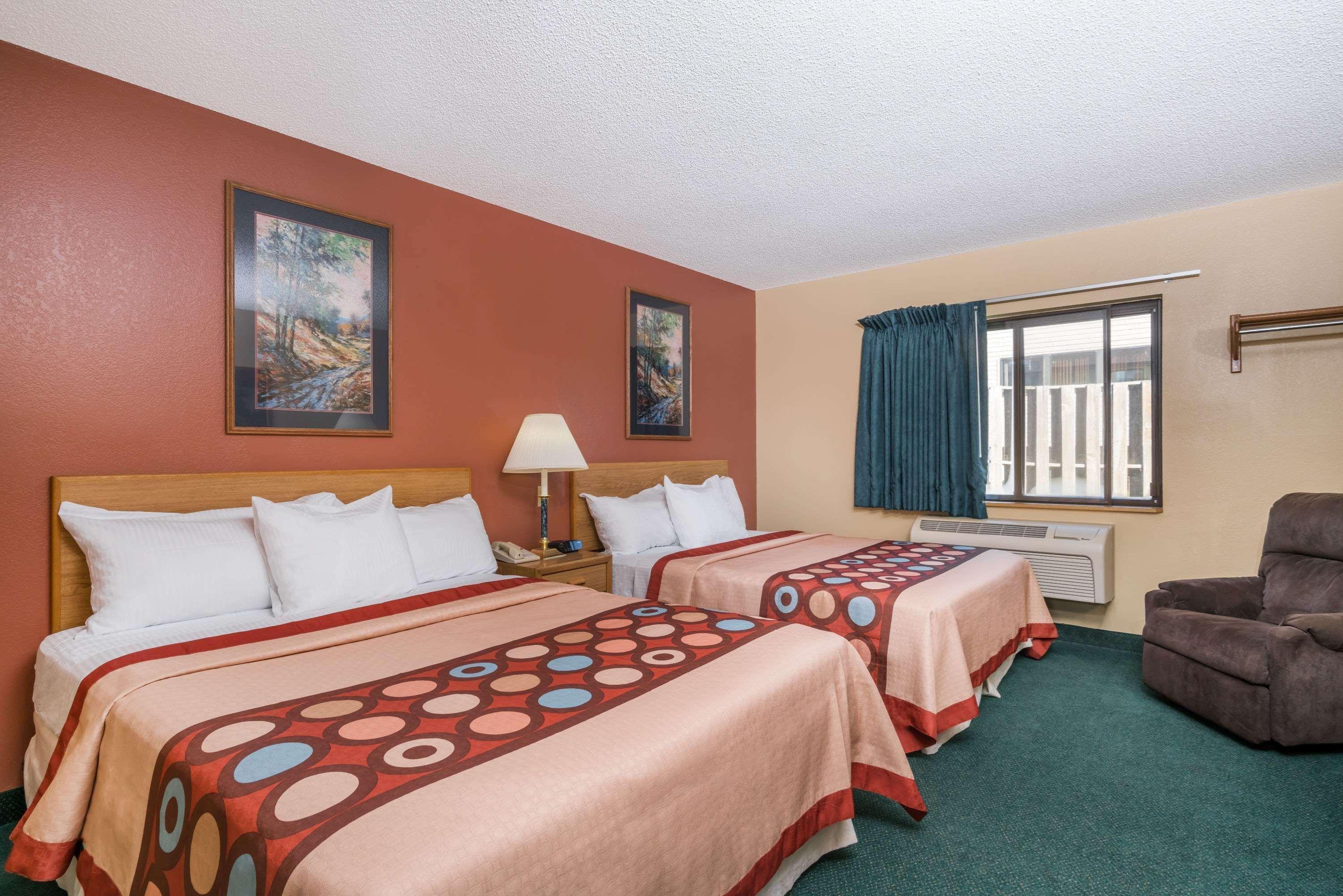 ซูเปอร์ 8 บาย วินด์แฮม แบ็กซ์เตอร์/เบรเนิร์ด แอเรีย Hotel Baxter ภายนอก รูปภาพ