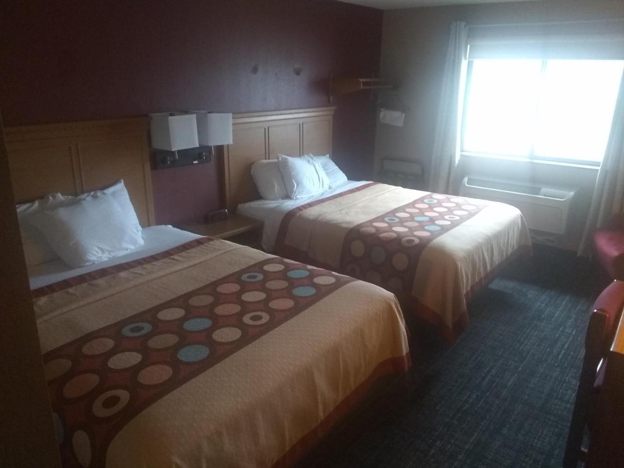 ซูเปอร์ 8 บาย วินด์แฮม แบ็กซ์เตอร์/เบรเนิร์ด แอเรีย Hotel Baxter ภายนอก รูปภาพ